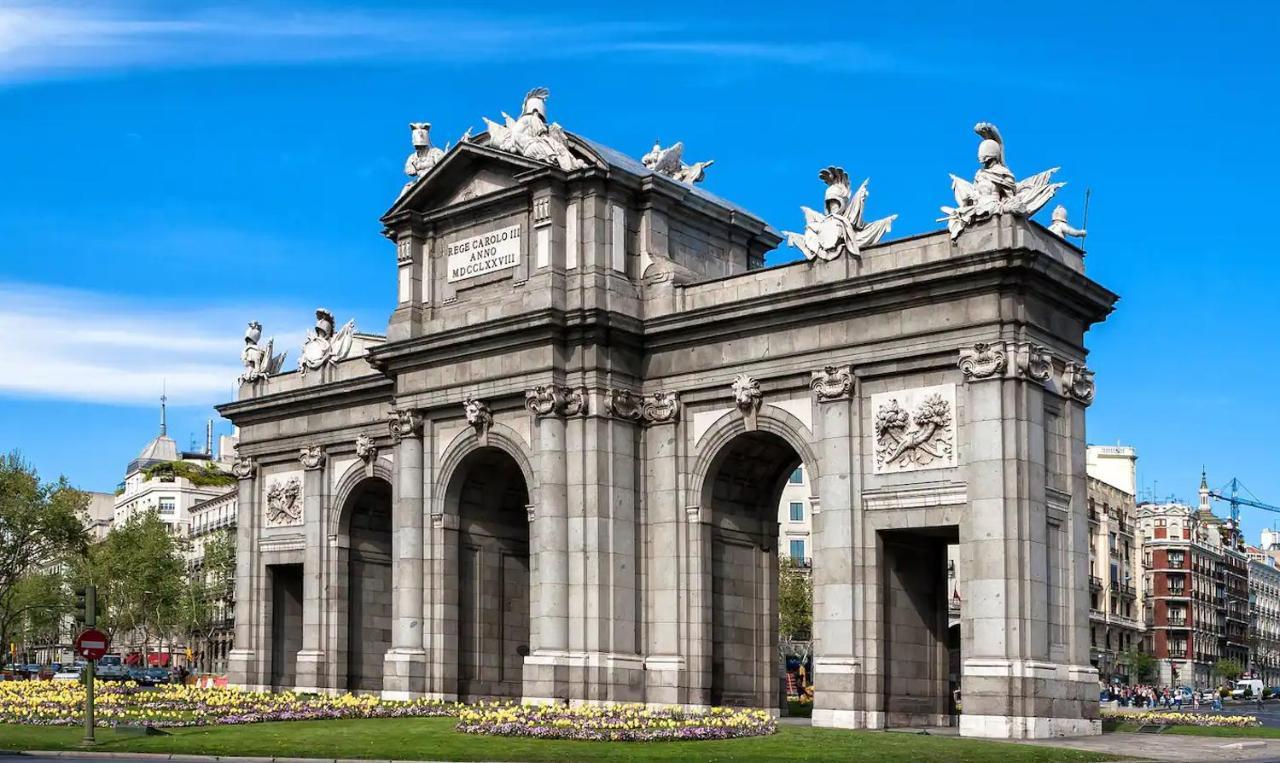Apartamento Con Vistas Al Parque Del Retiro Мадрид Екстериор снимка
